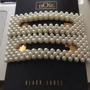 Noir Black Label Elegant Pearls Hair clips 3.25"